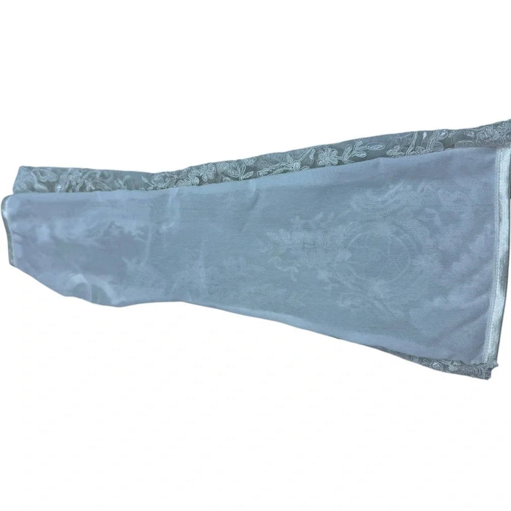 Plus size Ivory lace thumb glove